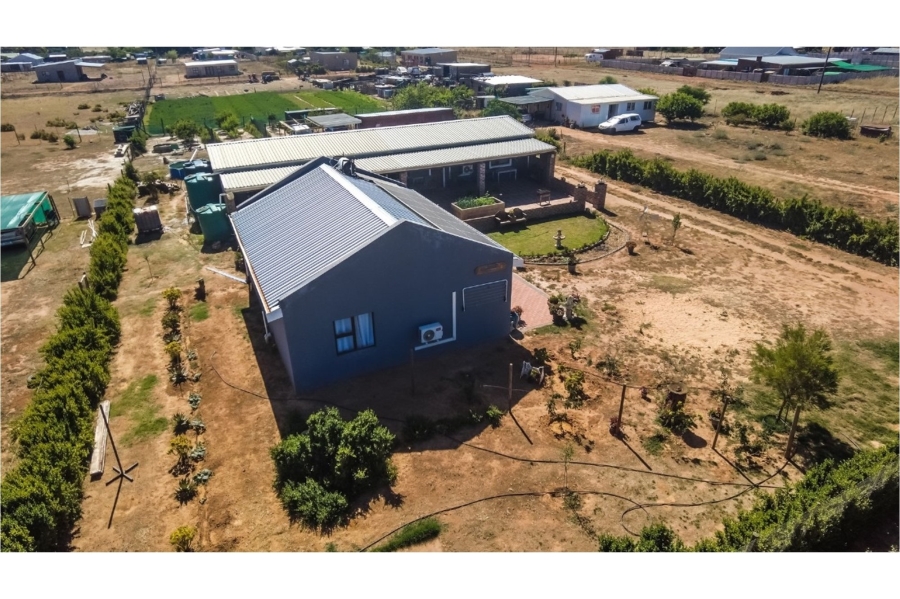 4 Bedroom Property for Sale in Hooikraal Western Cape